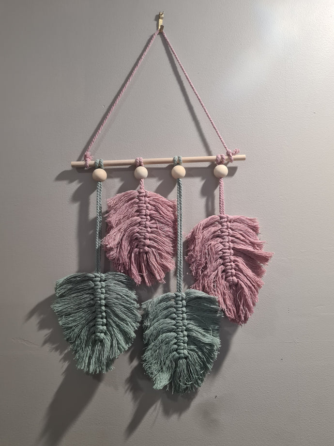 macramé leaf hanger