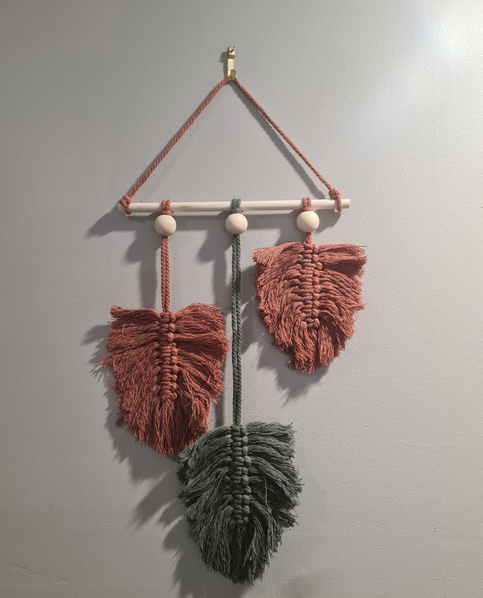 macramé leaf hanger